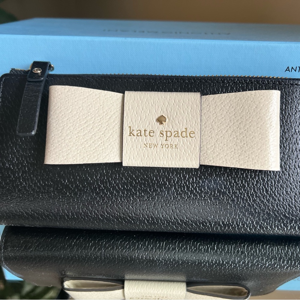 Kate Spade wallet - Picture 2 of 3